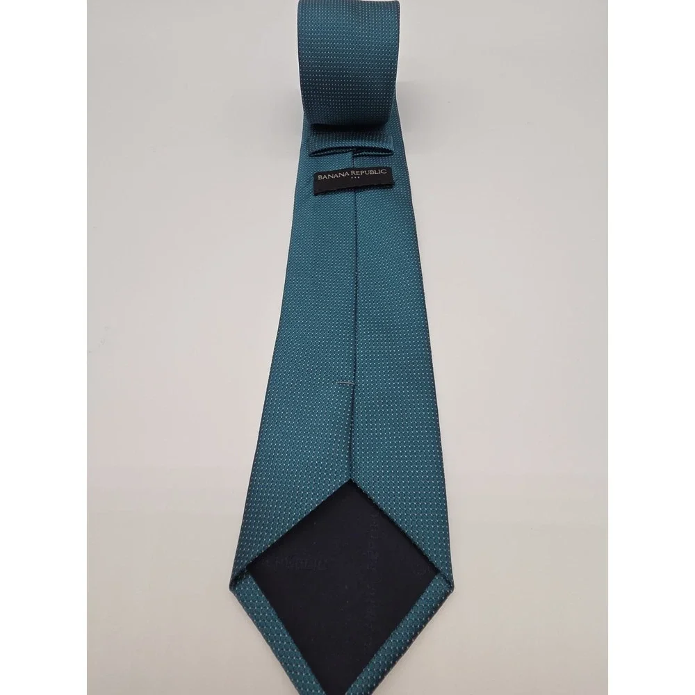 Banana Republic Men's Silk Blend Necktie Designer Teal Geometric 57